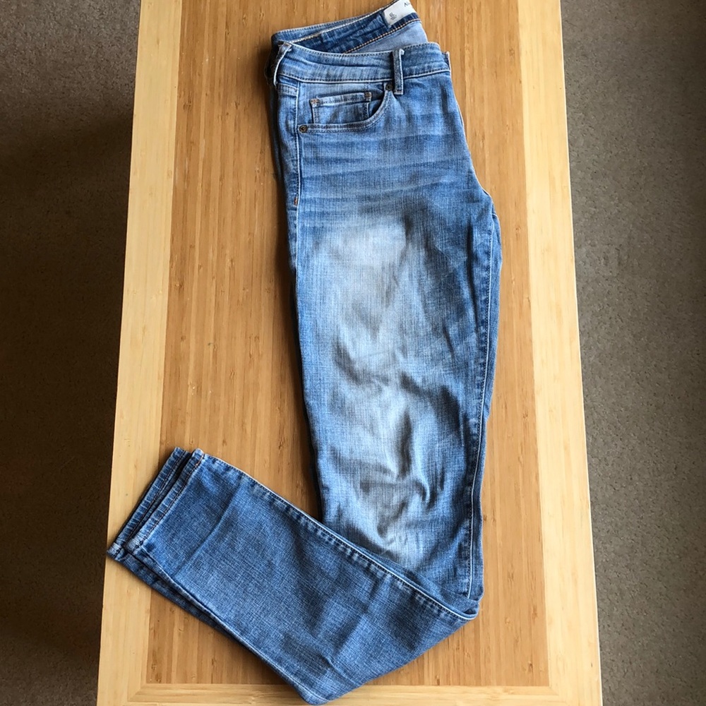 Abercrombie Midwash Skinny Jeans- Size 6L (EUC)